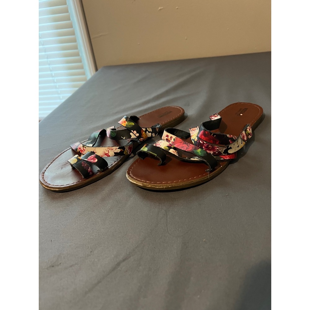 Mossimo Supply Co Womens Floral Strappy Flat Sandals Black Multi Toe Loop Size 9